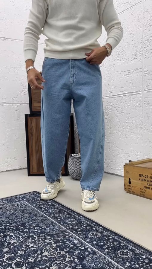 Светло сини широки дънки 430